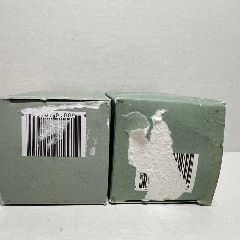 2 Lumin Clarifying Body Wash with Jojoba Oil + Aloe Vera *Bottle Leaked Dam Box*